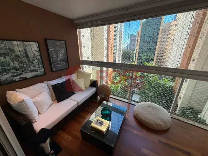 Apartamento MOBILIADO com 3 Suítes, 3 Vagas na VILA OLIMPIA, SP.