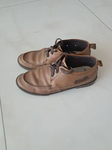 Bota democrata marrom