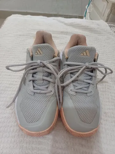 Tenis Adidas feminino 35