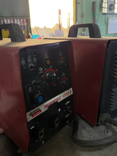Inversora de solda v250-sLincoln