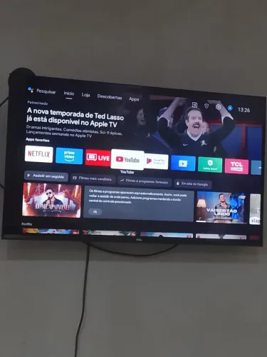 Televisão Tcl ótima pegando tudo perfeito com apenas 1 ano de uso zero defeito em
