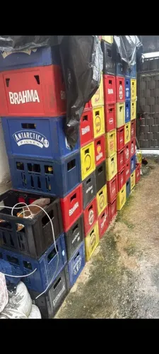 Vendo engradados de cerveja completo