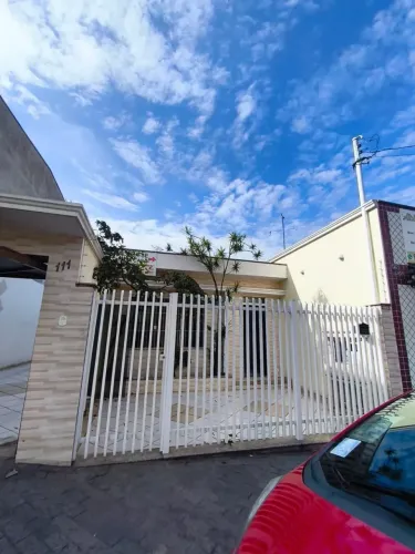 Casa térrea para alugar no Centro de São Miguel Paulista 3 quartos, 6 vagas e área extern