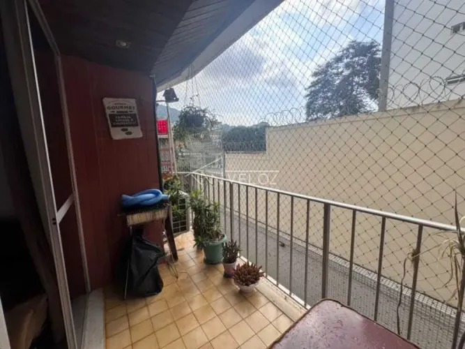 Apartamento : / Residencial / Laranjeiras