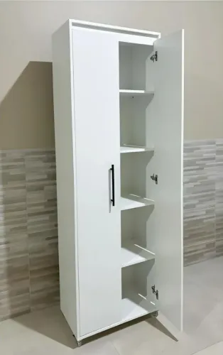 Multiuso Duas Portas Com Rodízio A 1.80 M X L 60 CM