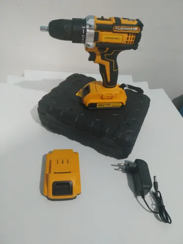 Parafusadeira e Furadeira a Bateria 48V Max com 2 Baterias + Maleta e Kit de Acessórios