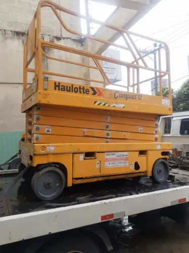 Plataforma Elevatória a venda semi novas