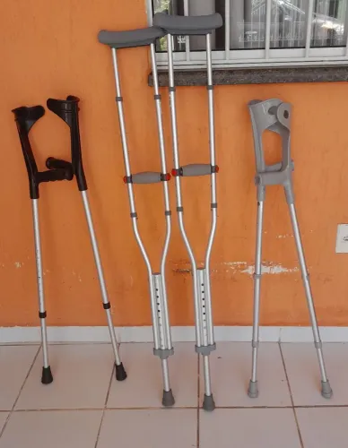 Cadeira de roda MULETAS!!!!