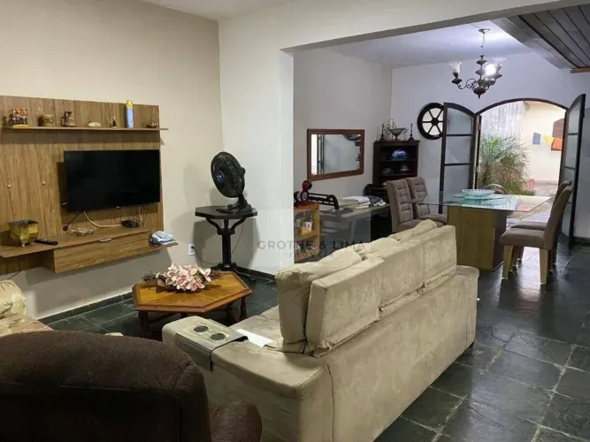 Sobrado com 4 dormitórios à venda, 215 m² por R$ 795.000,00 - Centro - Lorena/SP