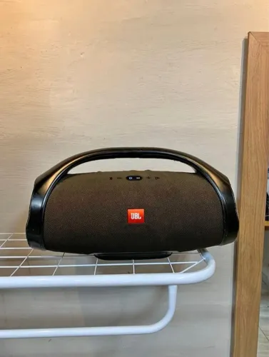 Caixa JBL Bombox