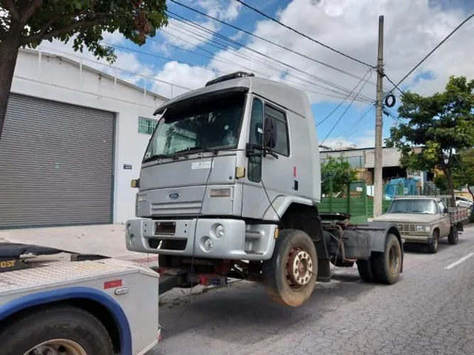 Sucata Ford Cargo 4331 2004 (Venda de Peças)