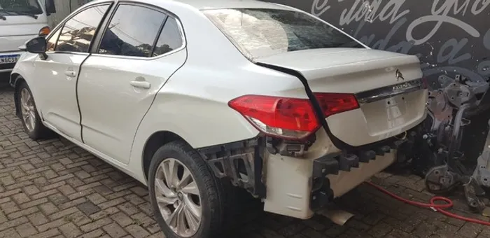Citroen c4 lounge 2.0 automático 2014 - retirada de peça