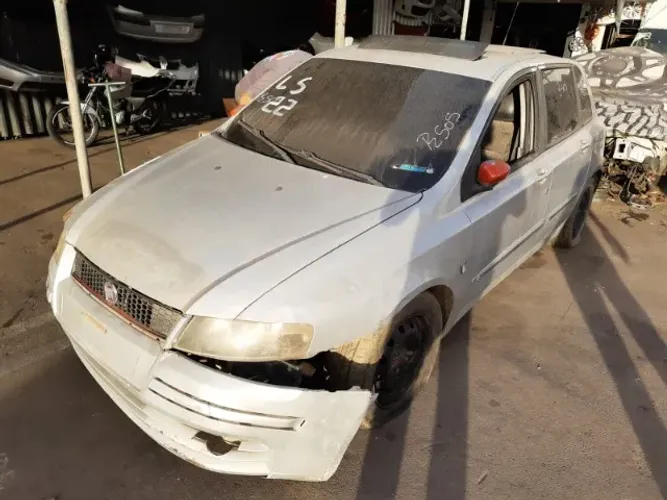 Sucata Fiat Stilo 1.8 16V 2003 para retirada de pecas