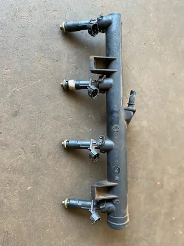 Flauta Com bico injetor Citroen C4 Pallas 