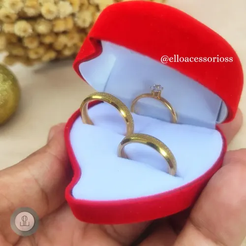 Par de Alianças Diamantada 4 mm Com anel e Caixa de veludo 