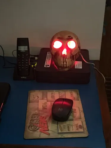 Caveira Decorativa com Iluminação LED ou lâmpada - Halloween