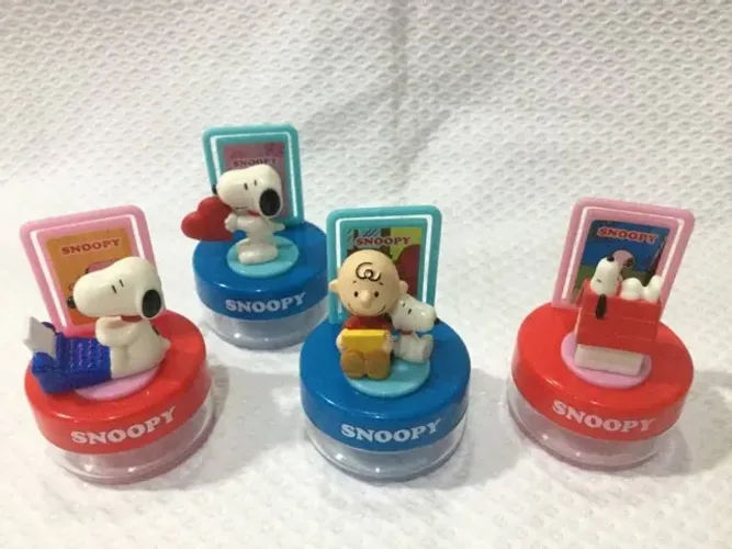 Snoopy Miniaturas Importado Do Japão 4 Peças Colecionador