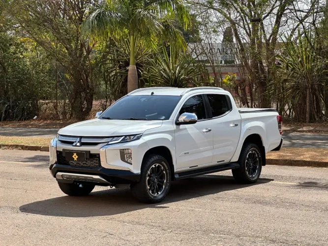 Mitsubishi L200 Triton Sport HPE-S 2.4 CD Dies. AUT 2022