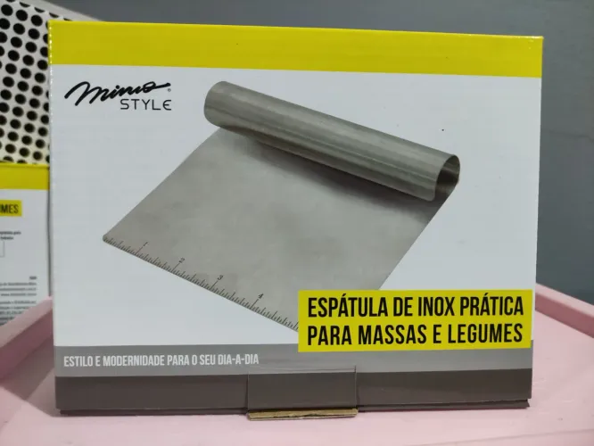 Espátula de inox para massas e legumes