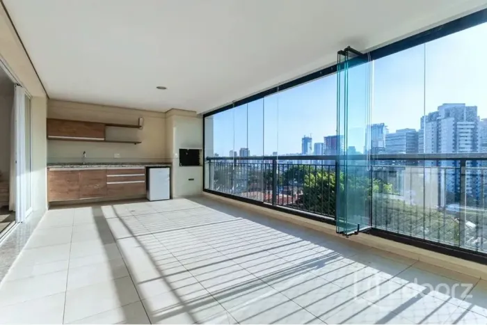 Imóvel na Thomás Deloney com 3 dormitórios e 159m²