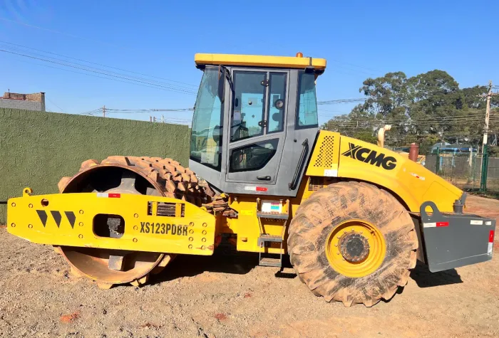 Rolo Compactador XCMG XS123 PDR ano 2020 com Kit Pata/Liso e ar condicionado, em SP