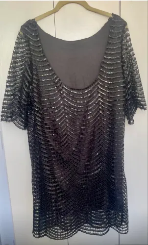 Vestido bordado importado para festa tam P/M, curto