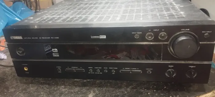 Receiver Yamaha RX-V430 para consertar 