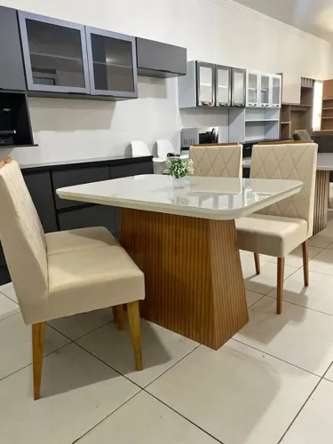 Mesa com 4 cadeiras entregamos hoje