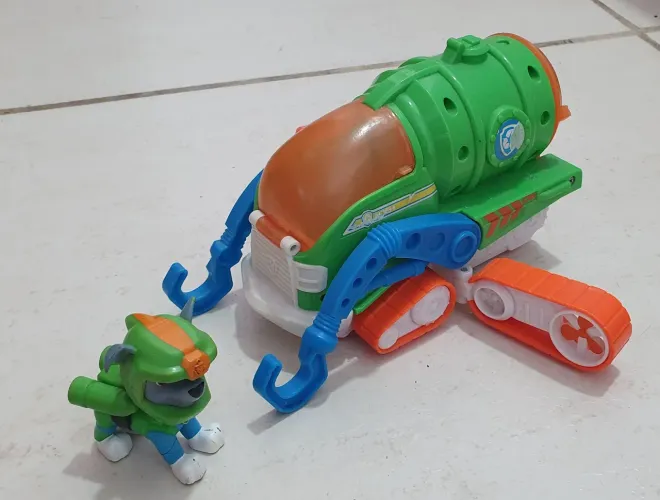 Carro/Submarino do Rocky da Patrulha Canina