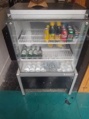 Balcão refrigerado aceita oferta 