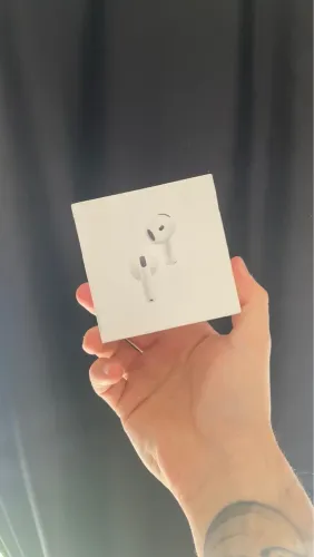 AirPods 4