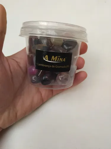  Pote Pedras Decorativas de gramado( comprado no museu de pedras preciosas)