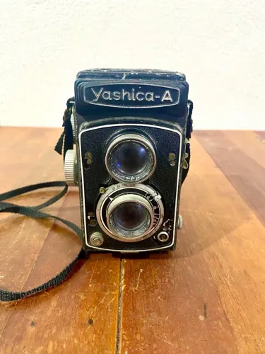 Câmera YASHICA-A Analógica