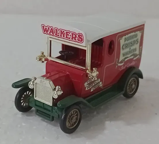 Lledo Days Gone - Ford Model T Van (Walker Crisps)