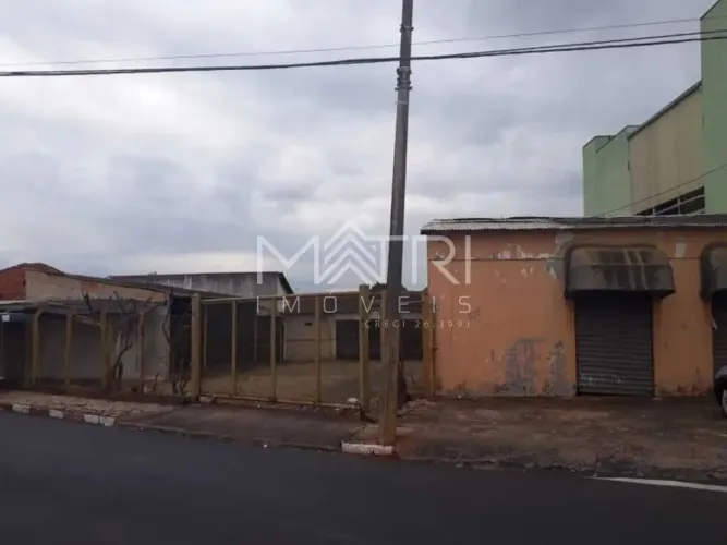 Terreno à venda na Vila Xavier, amplo e bem localizado em Araraquara!