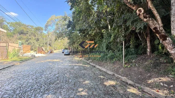 Lote de 1.100m no Ville de Montagne plano na Alameda terra