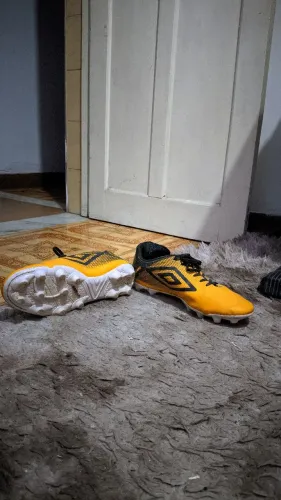 Vendo Chuteira Campo Umbro 