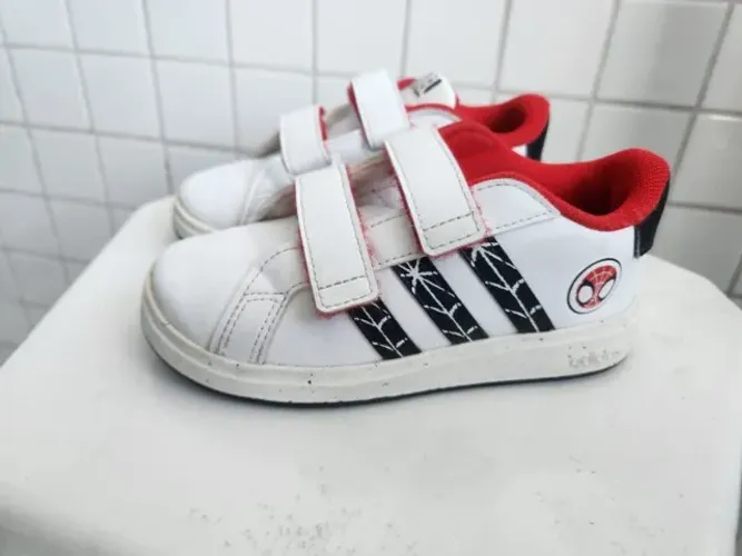 Tênis ADIDAS - Homem Aranha