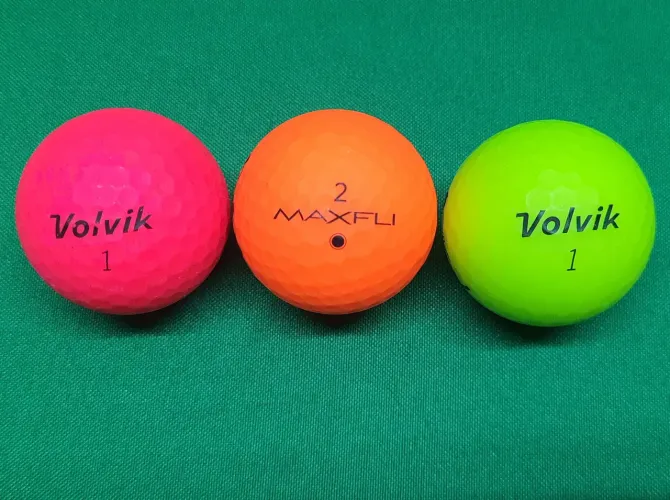 3 Bolas de Golf Coloridas - Volvik e Maxfli
