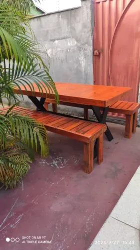 Kit de Mesa com Bancos em Madeira 