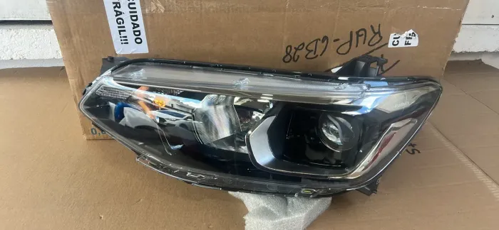 Farol Dianteiro Chevrolet Tracker Sem Led Novo