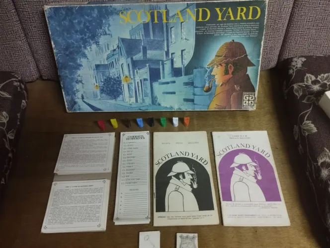 Jogo de tabuleiro Scotland Yard da Grow 
