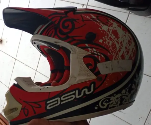 CAPACETE MOTOCROSS - USADO