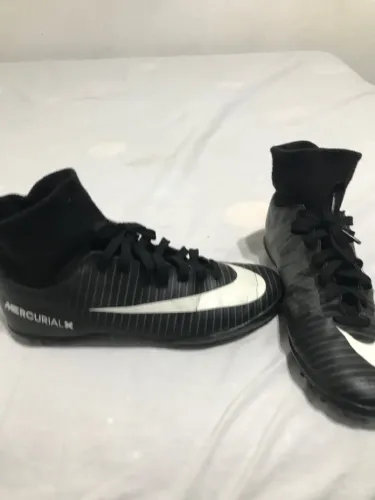 Botinha Nike 