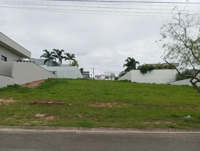 Terreno à venda no Condomínio Jardim dos Lagos em Indaiatuba/SP.