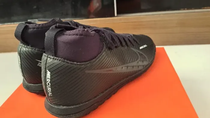 Chuteira nike superfly botinha