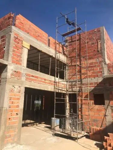 Pedreiro E Carpinteiro 