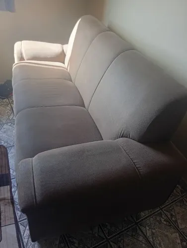 Sofá dois e três lugares semi novos