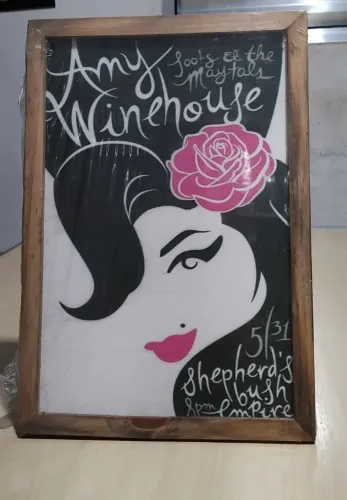 QUADRO DECORATIVO AMY WINEHOUSE 20X30