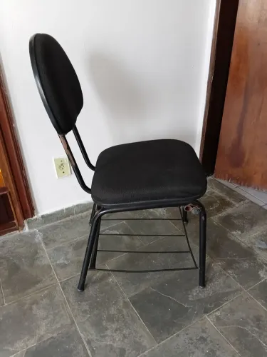 Cadeira fixa estofada,  para escritório ou casa ( trabalho ou estudo )